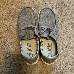 Size 9 Linen Hey dude shoes